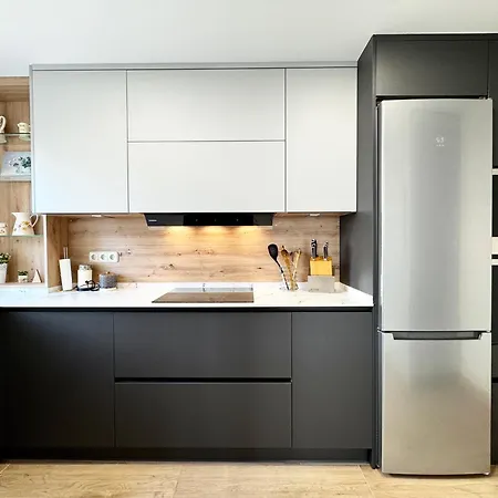 Rs 12 Ii Luxury Center Of - Eaw Homes Apartment