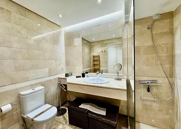 Rs 12 Ii Luxury Center Of - Eaw Homes *